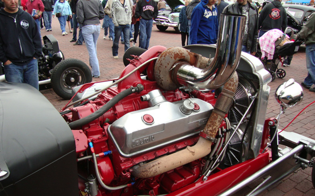 Odd rod truck engine